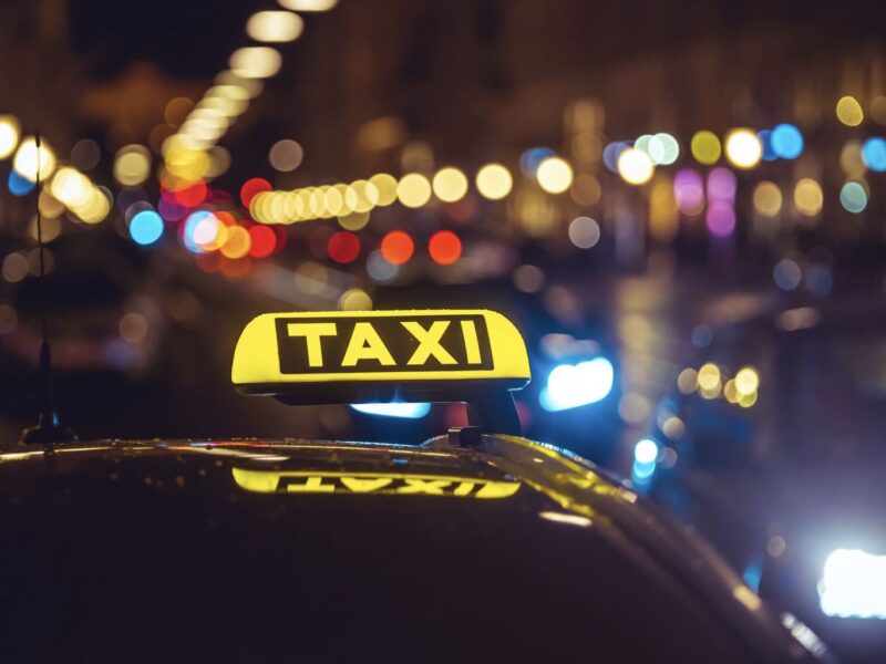 Wszystko o taxi w Polsce – aktualne ceny, aplikacje i praktyczne wskazówki